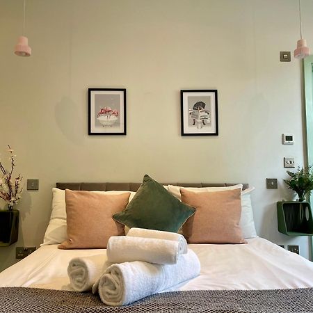 Cute 1-Bedroom Ground Apartment In Stoke Newington Londra Esterno foto